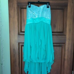 Sleeveless high/low formal dress